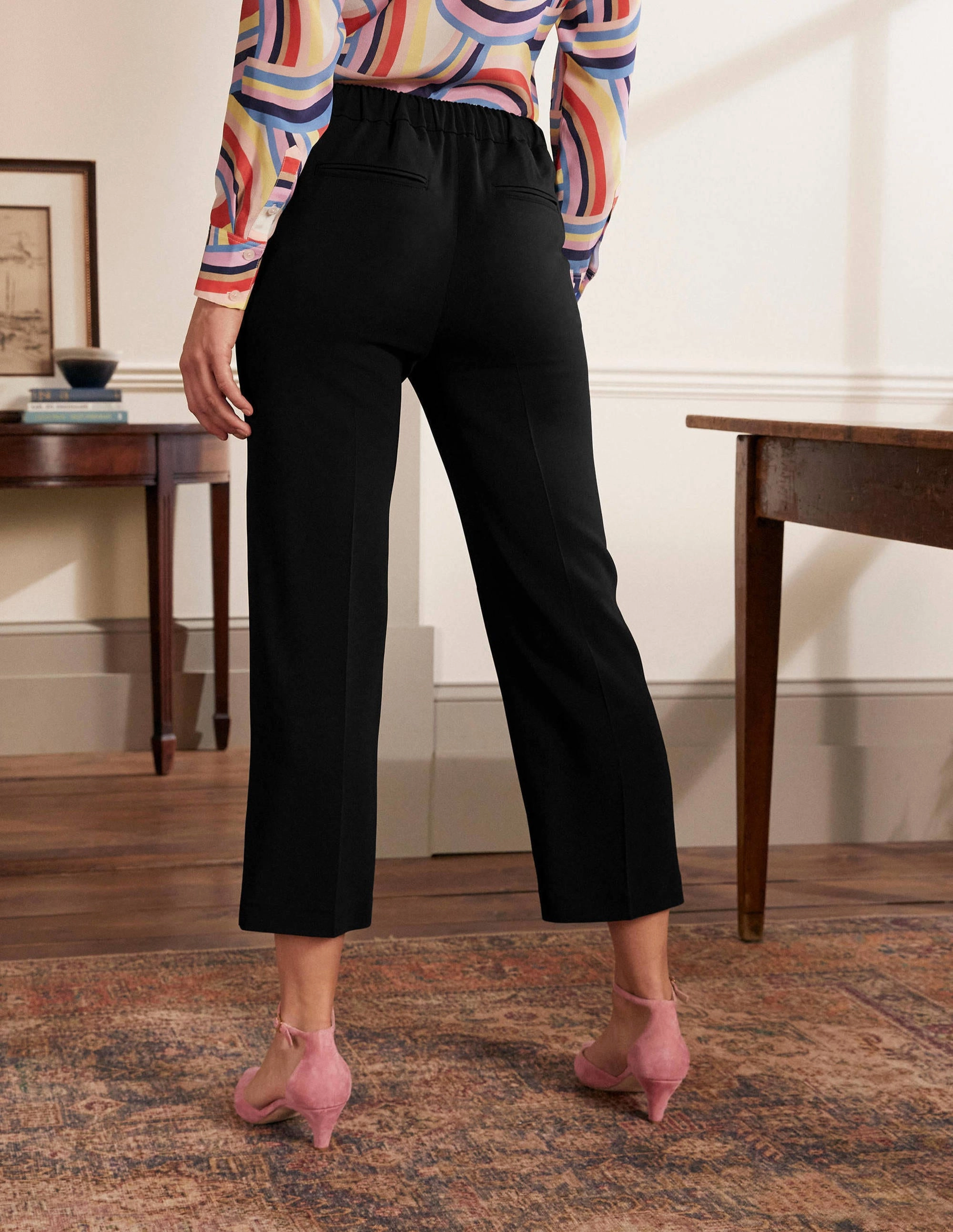 Albemarle Cropped Pants-Black