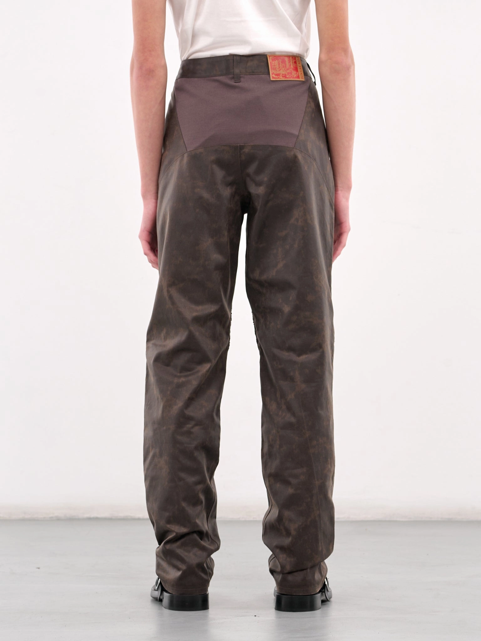 Embossing Faux Leather Trousers (T09-BROWN)