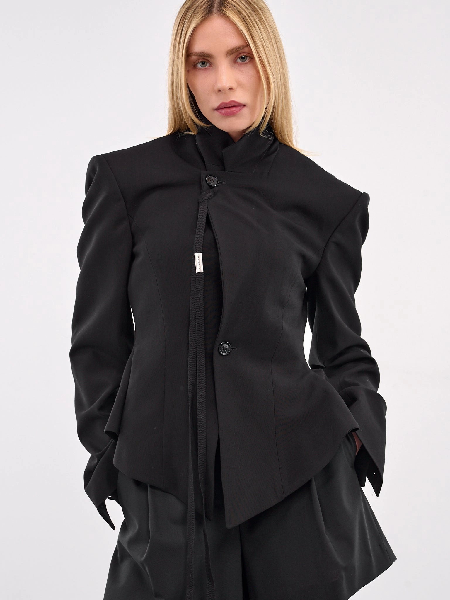Lila Single-Breasted Blazer (B0012782-FA558-BLACK)