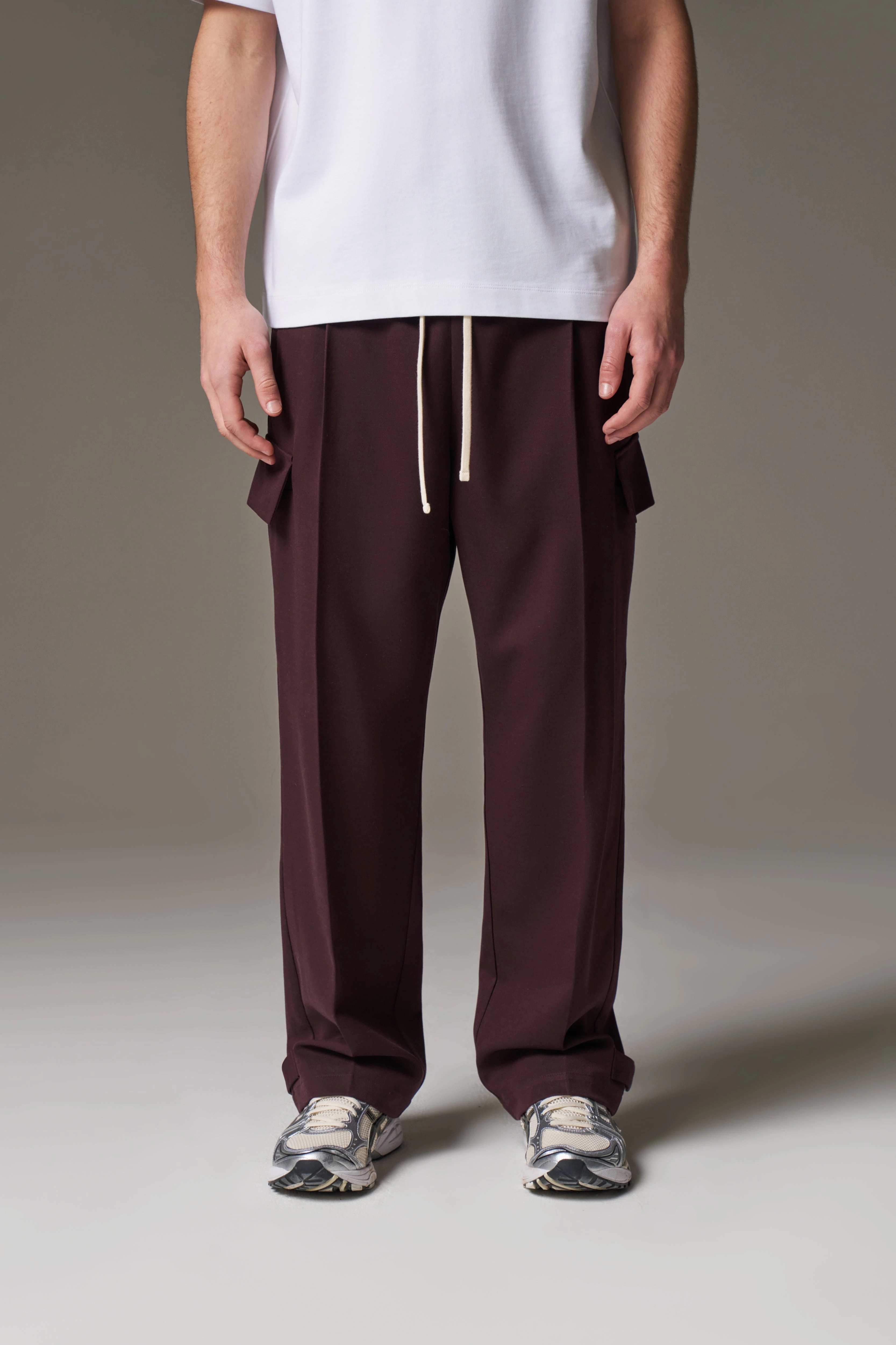 PLEATED WIDE LEG TROUSER - BURGUNDY
