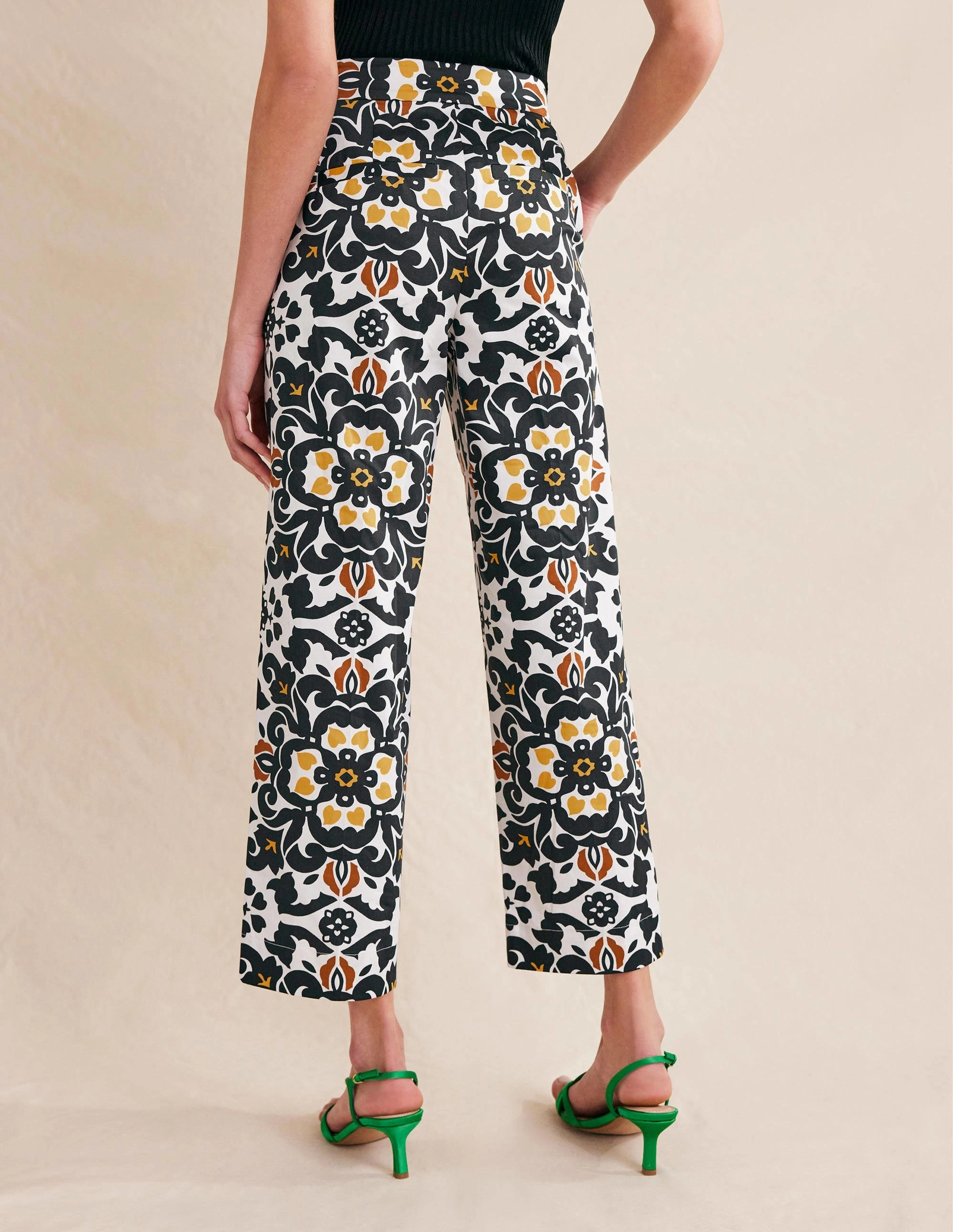 Printed Crop Pants-Black, Opulent Pome