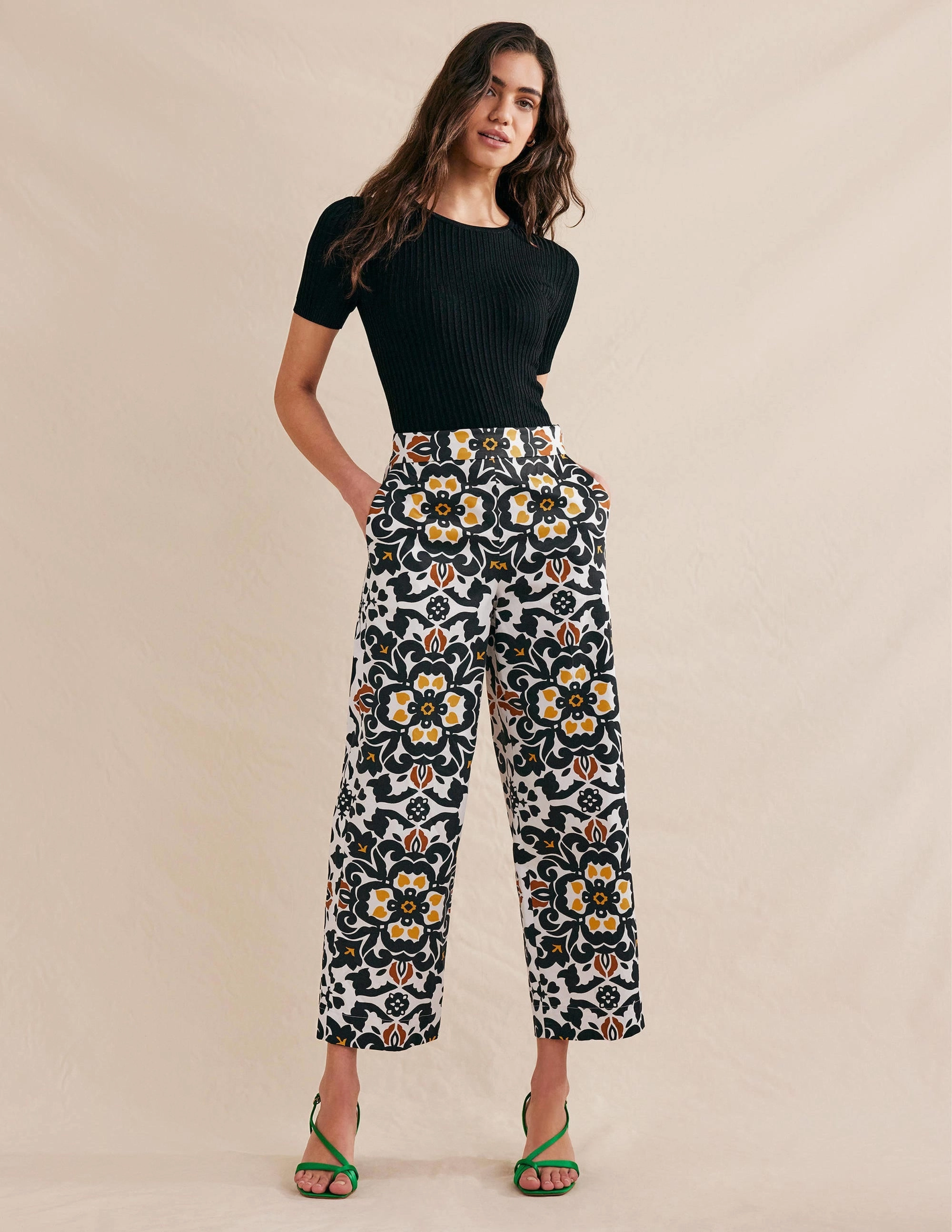 Printed Crop Pants-Black, Opulent Pome