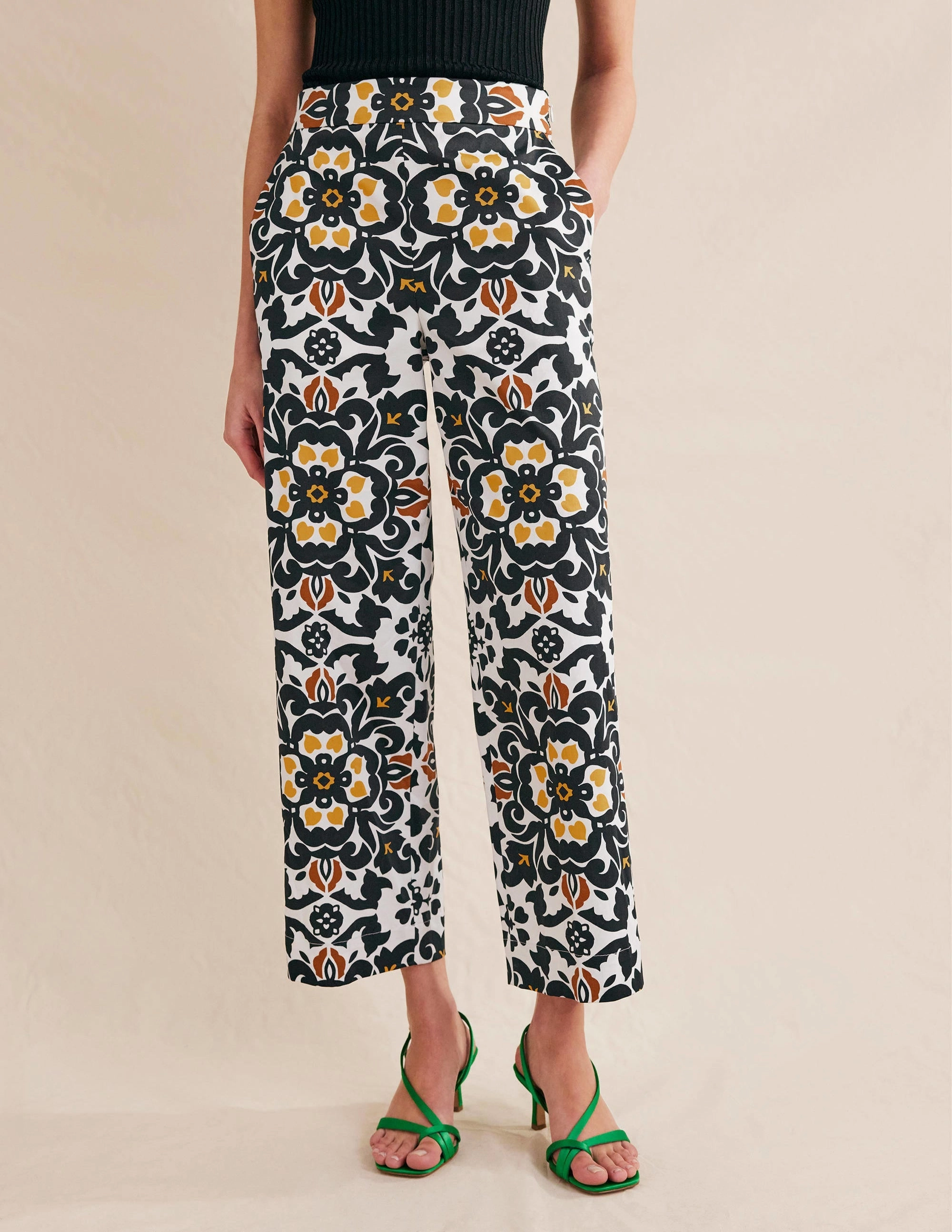 Printed Crop Pants-Black, Opulent Pome