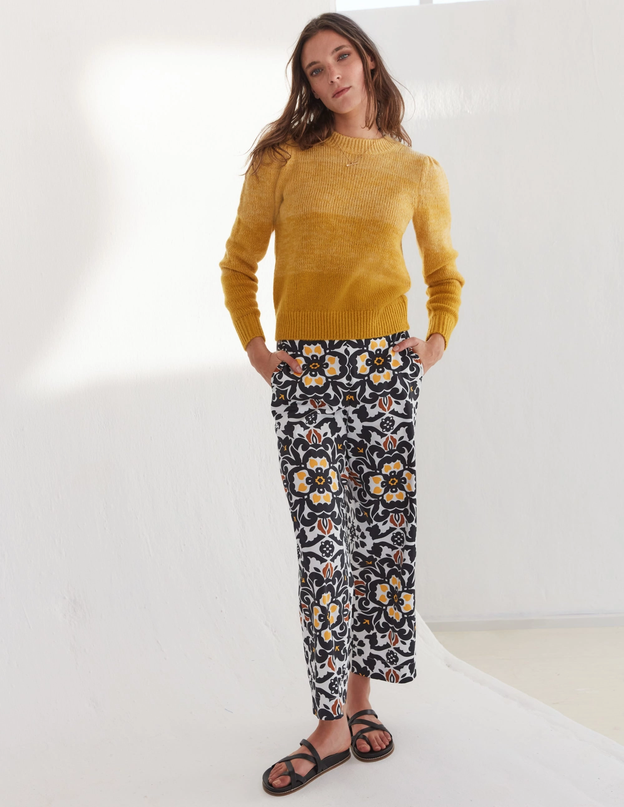 Printed Crop Pants-Black, Opulent Pome
