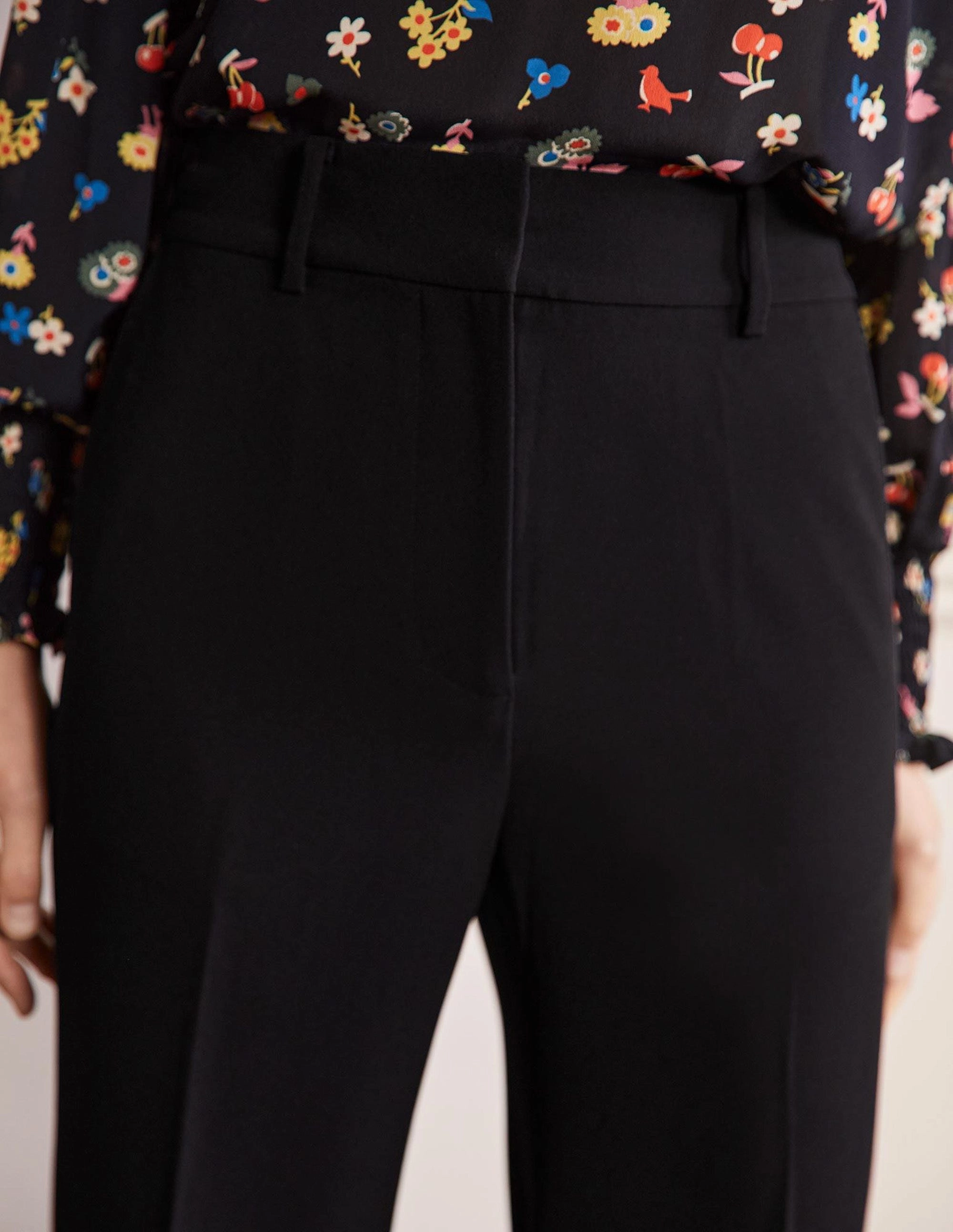 Relaxed Bootcut Pants-Black